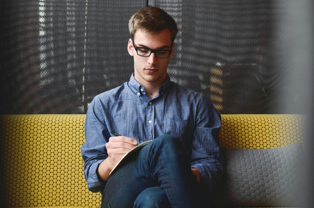 Beacons.ai – The New Kid on the Block helps influencers, musicians, freelancers, bloggers, and small businesses build a stronger online presence.